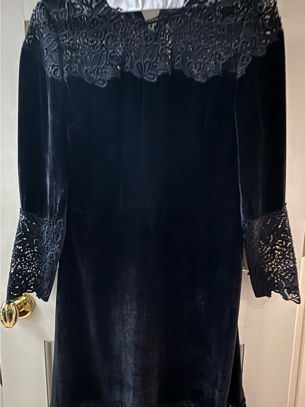 Elie Tahari Black Velvet Long-Sleeve Lace-Trim Dress